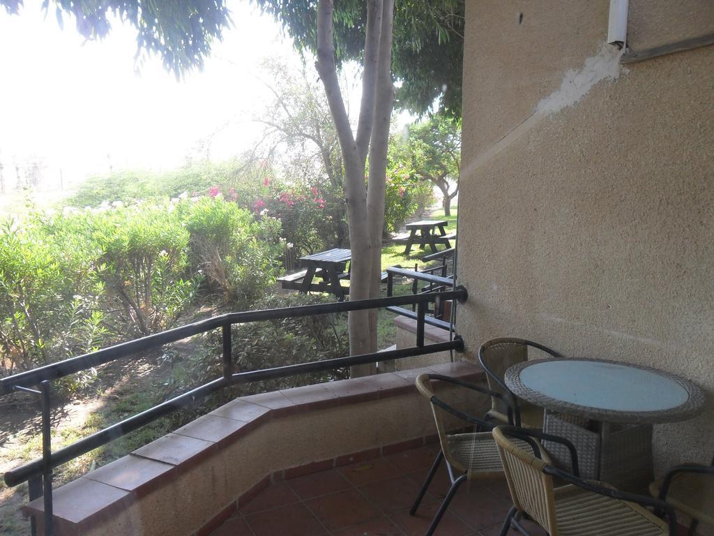 Almog Kibbutz Hotel Extérieur photo