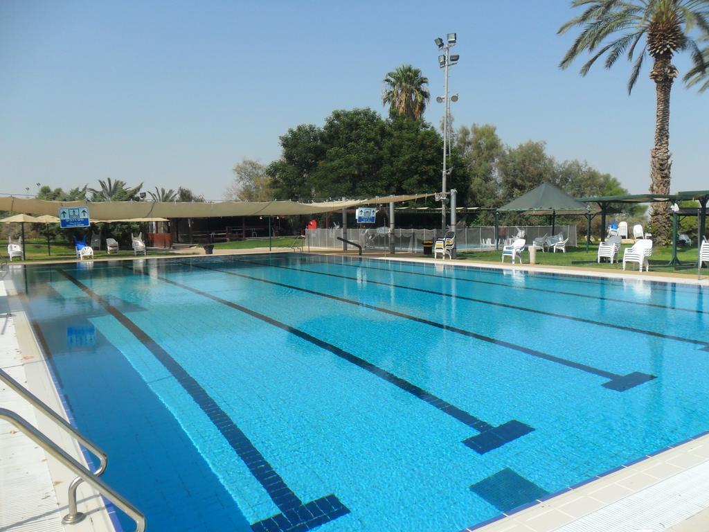 Almog Kibbutz Hotel Extérieur photo