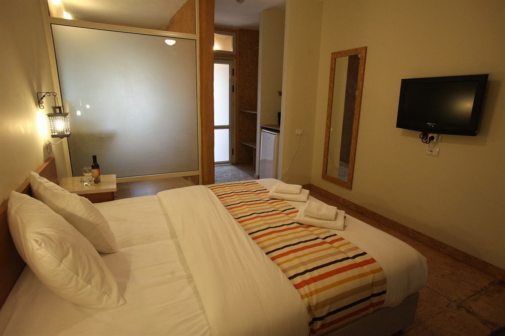 Almog Kibbutz Hotel Extérieur photo