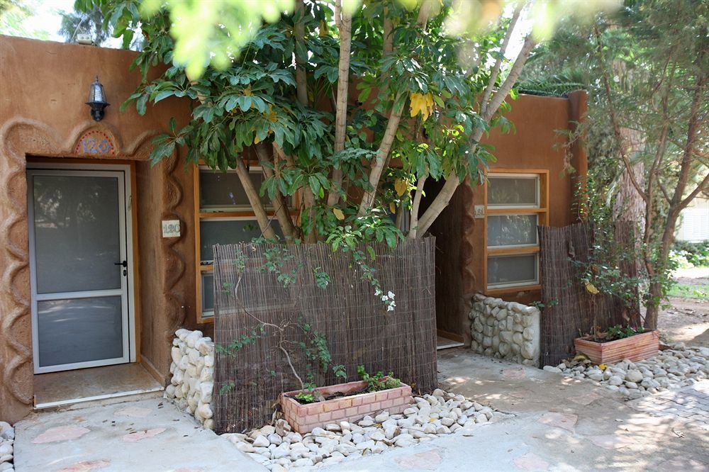 Almog Kibbutz Hotel Extérieur photo