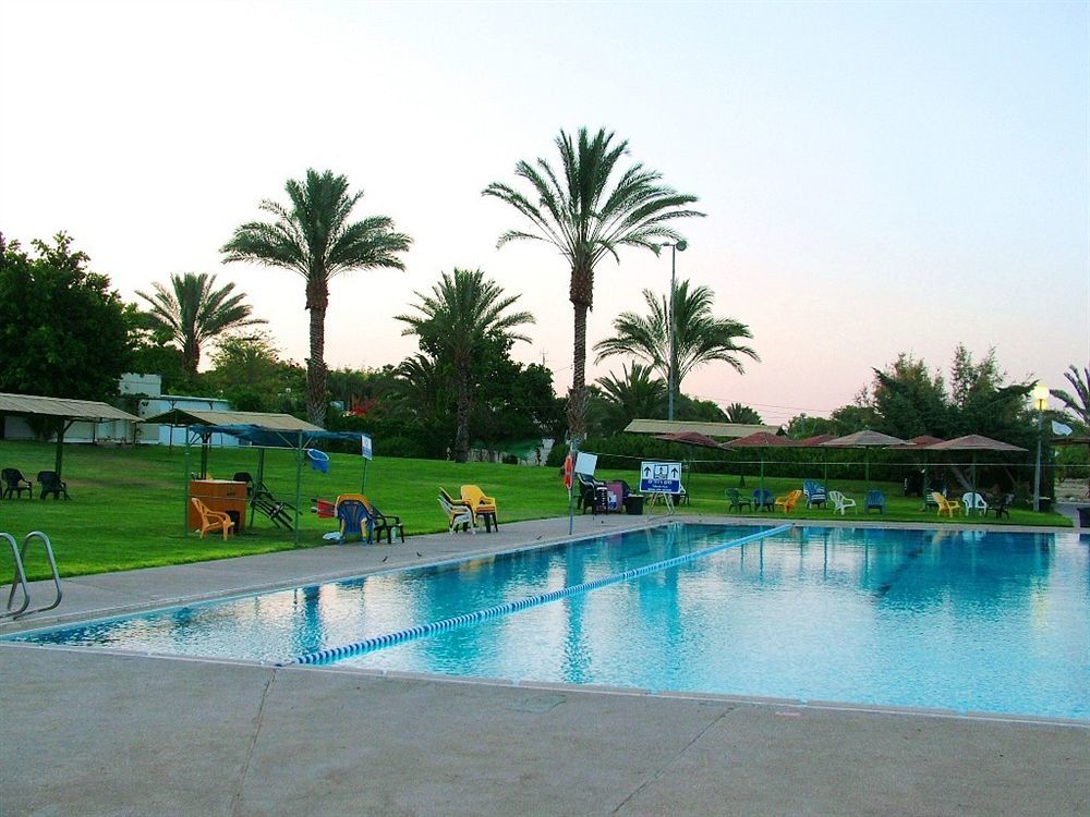 Almog Kibbutz Hotel Extérieur photo
